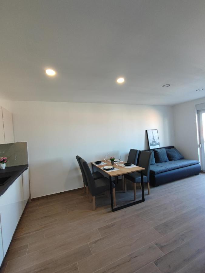 Dali II Apartment Novalja Bagian luar foto