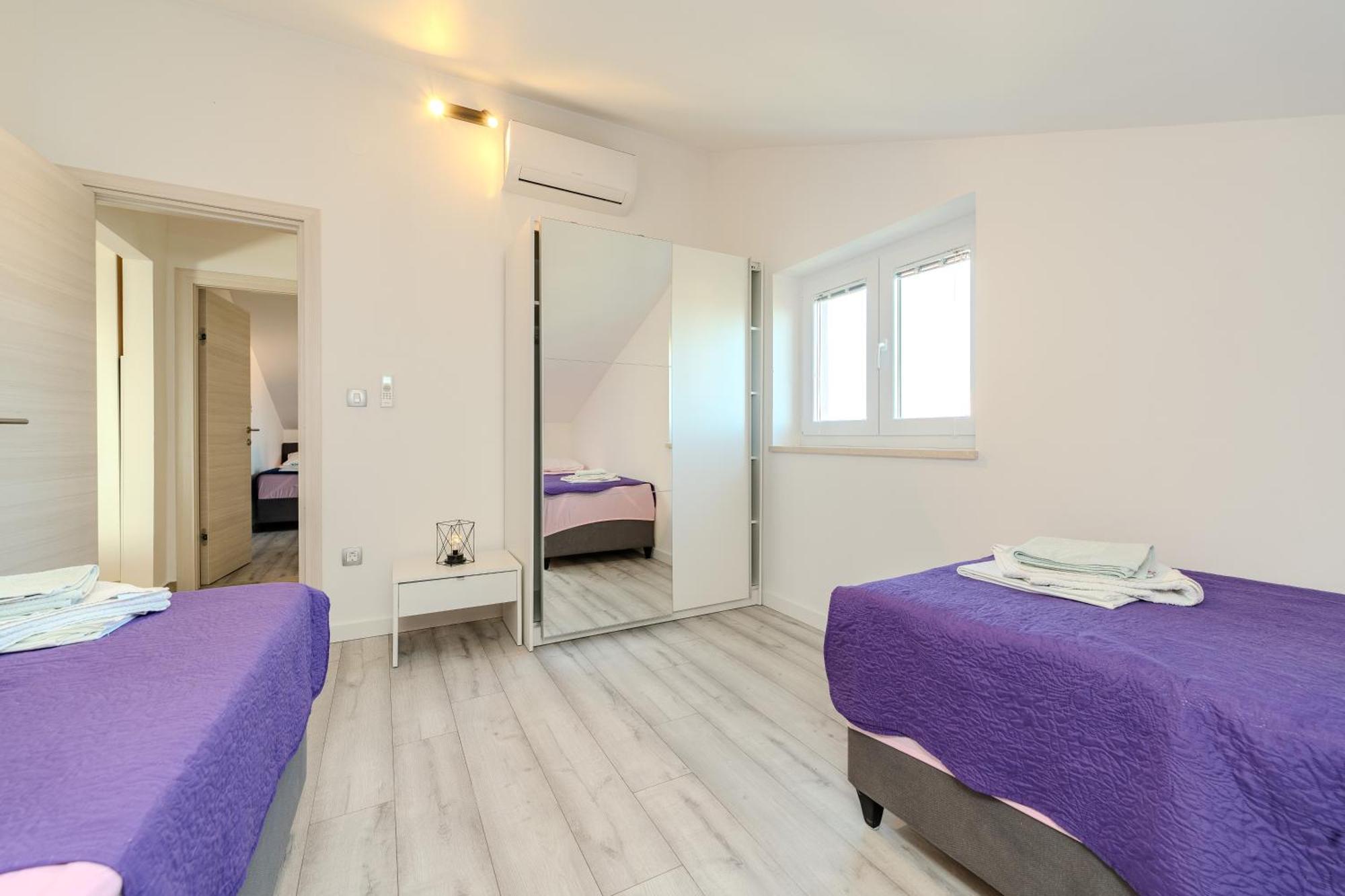 Dali II Apartment Novalja Bagian luar foto