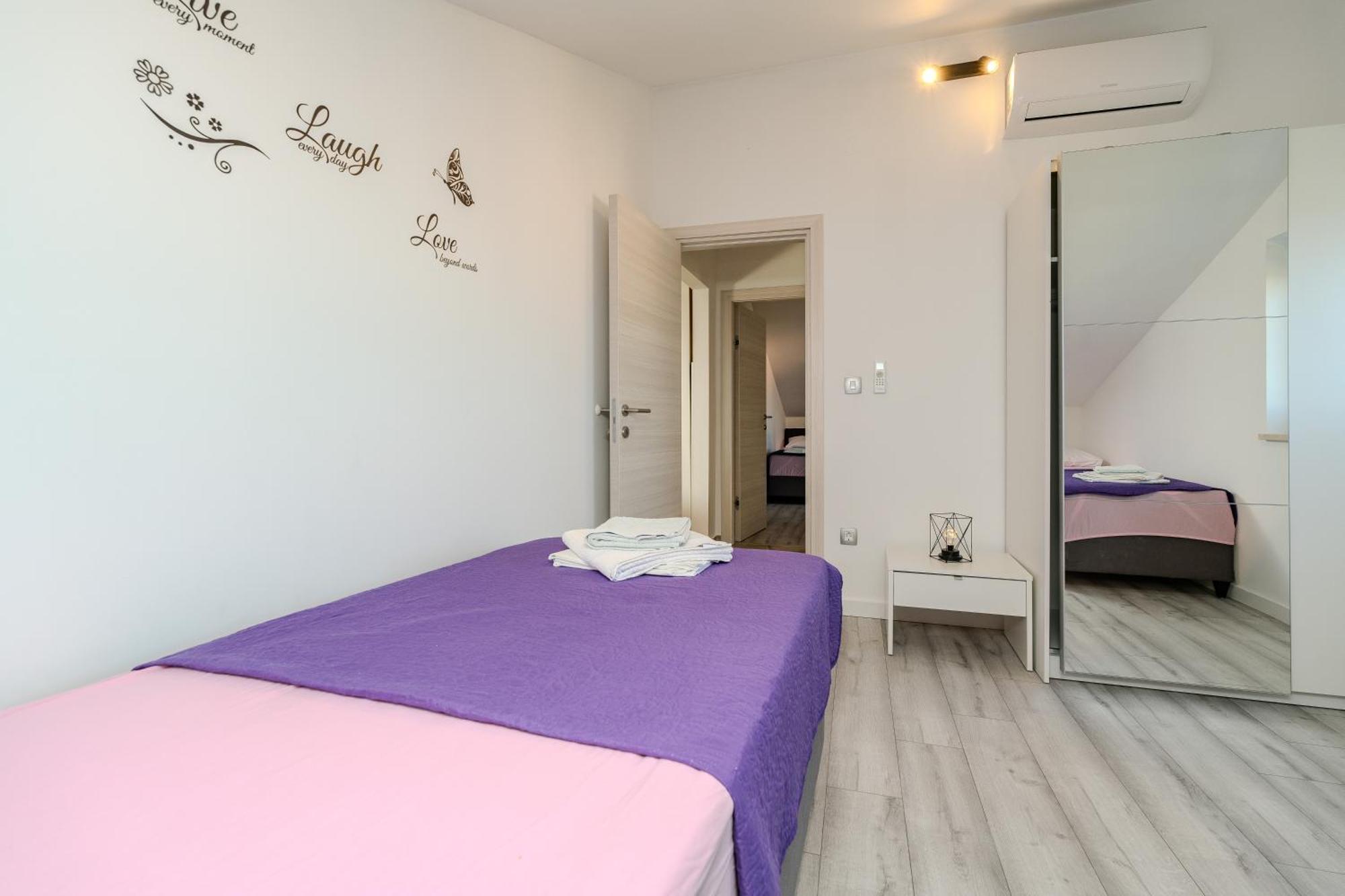 Dali II Apartment Novalja Bagian luar foto