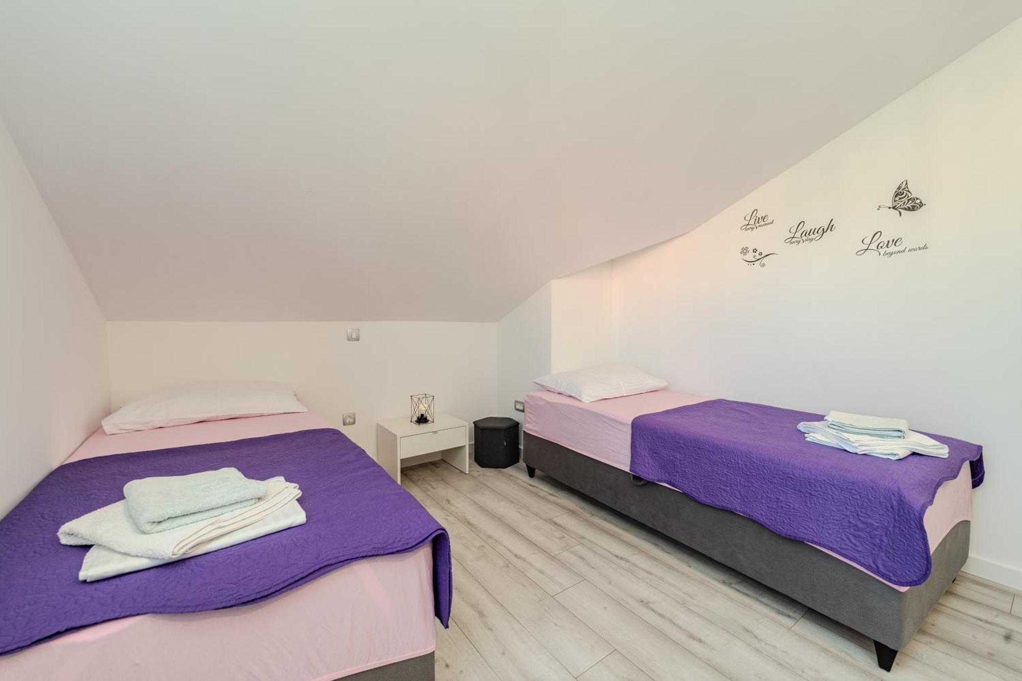 Dali II Apartment Novalja Bagian luar foto