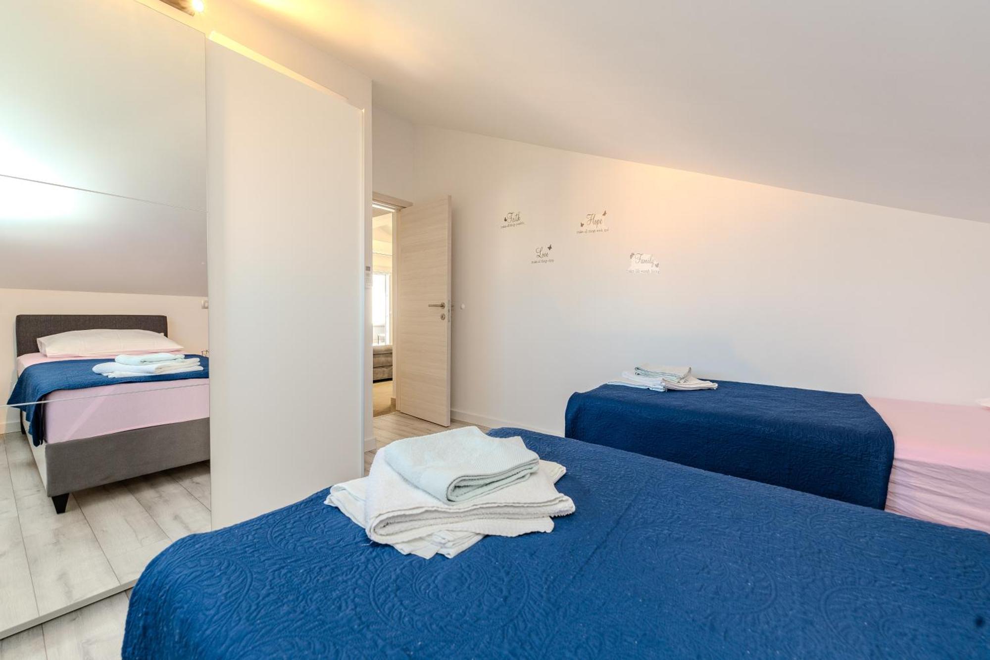 Dali II Apartment Novalja Bagian luar foto