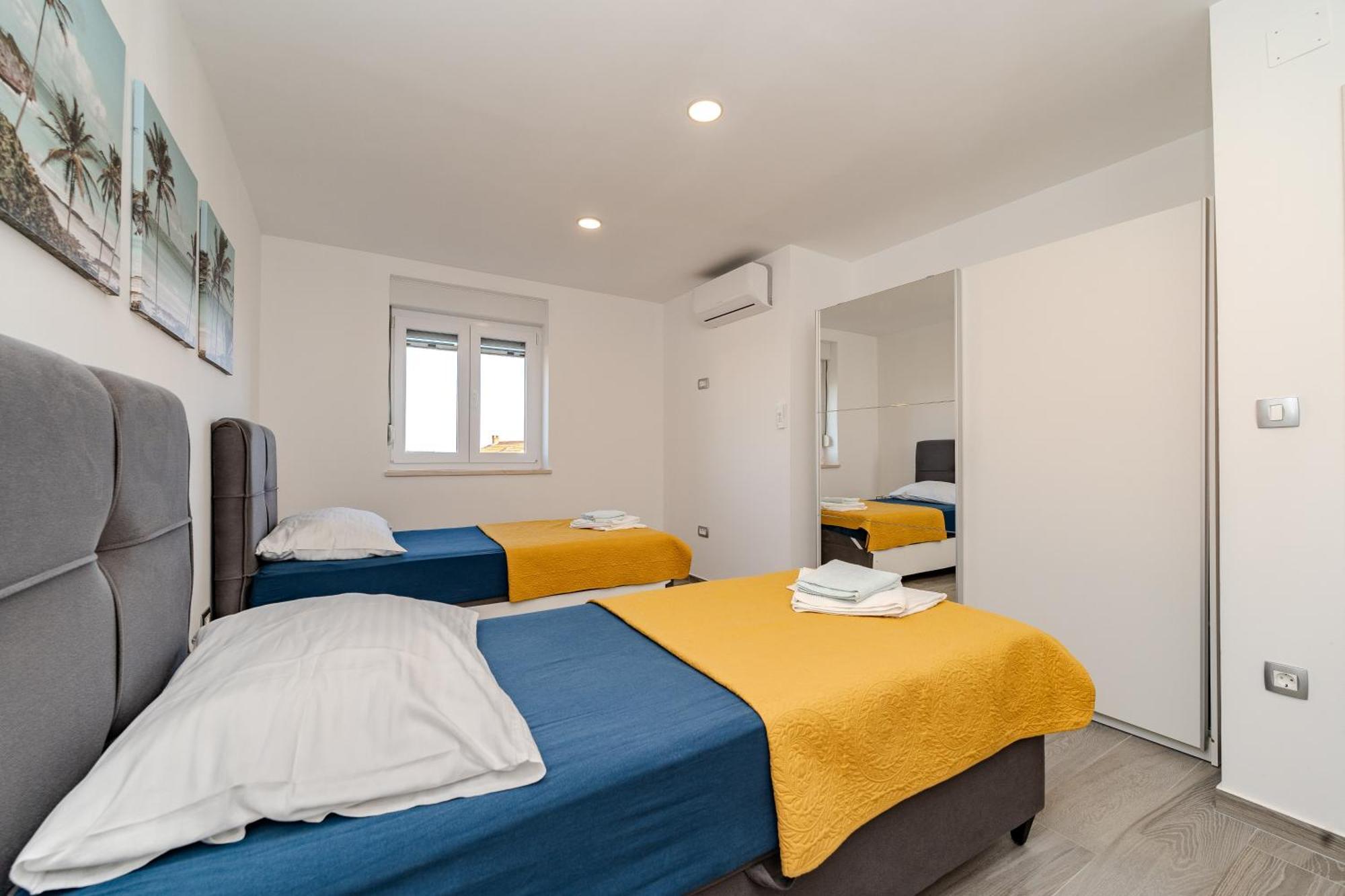 Dali II Apartment Novalja Bagian luar foto